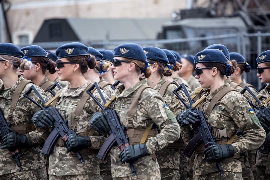 Чому «несподіваний» наказ Міноборони про облік жінок зовсім не несподіваний