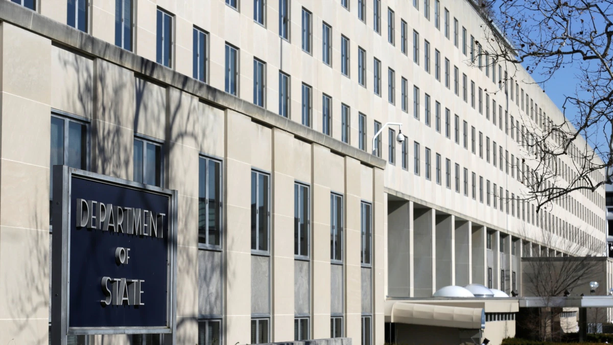 Держдеп США: Путін може лишати війська навколо України для залякування